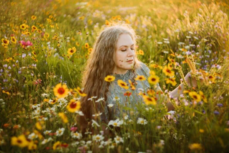 APRIL IN THE WILDFLOWERS: A SUNSET PORTRAIT SESSION IN THE MIDDLE OF TOWN