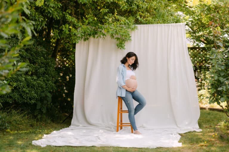 HOME MATERNITY SESSION WITH A BUSY TWO YEAR OLD